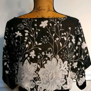 Pull over blouse by Forever